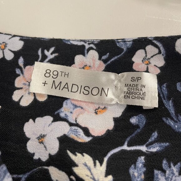 89th & Madison Floral Hi Low Button Up Top Short Sleeve Navy/Multi Size Small - Picture 8 of 9